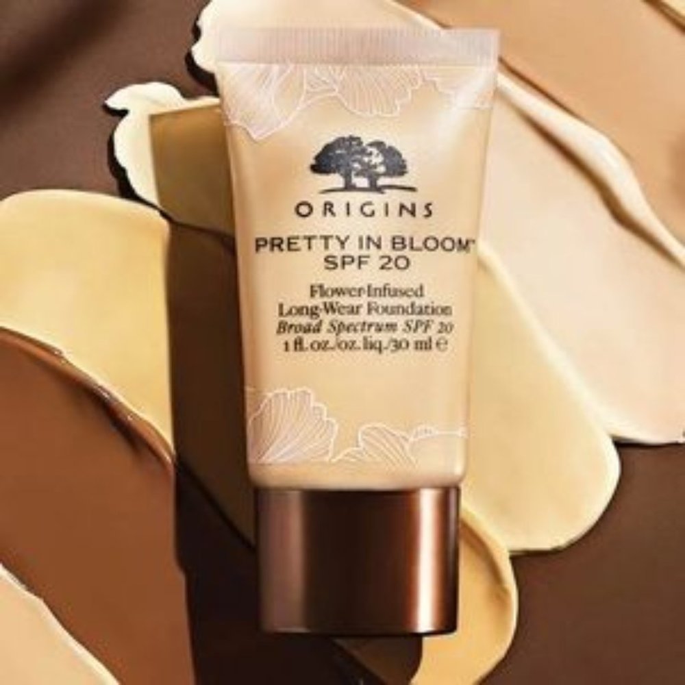 Pretty In Bloom SPF 20 Flower-Infused Long-Wear Foundation 220 Light Warm